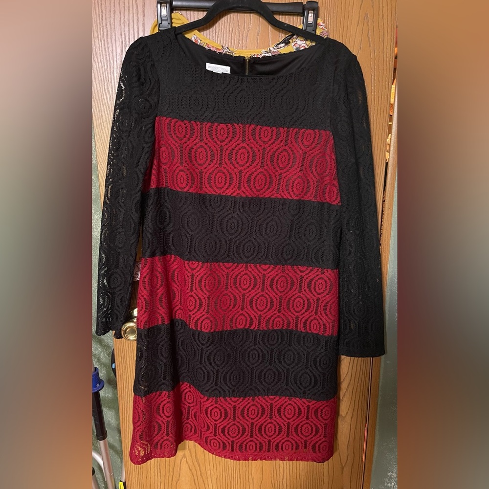 London Times size 10 dress red & back gold zipper back